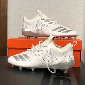 I’m selling adizero 5-Star 7.0 football cleats. Brand new and they look great!